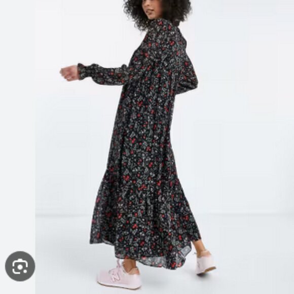 ASOS DESIGN black floral shirred bodice maxi dress, US 4. - Picture 2 of 9
